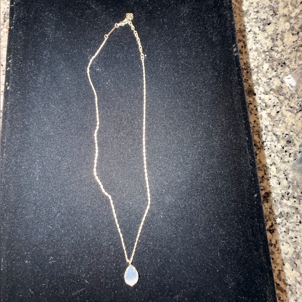 Elegant Gold Necklace with GrayPendant